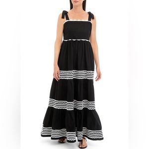 Crown and Ivy dress NWOT Size M